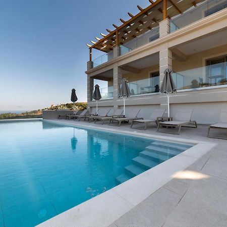 Vóvikes Sky View Suites Kefalonia מראה חיצוני תמונה