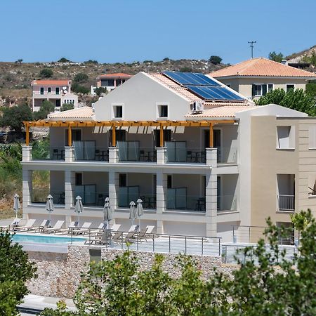 Vóvikes Sky View Suites Kefalonia מראה חיצוני תמונה