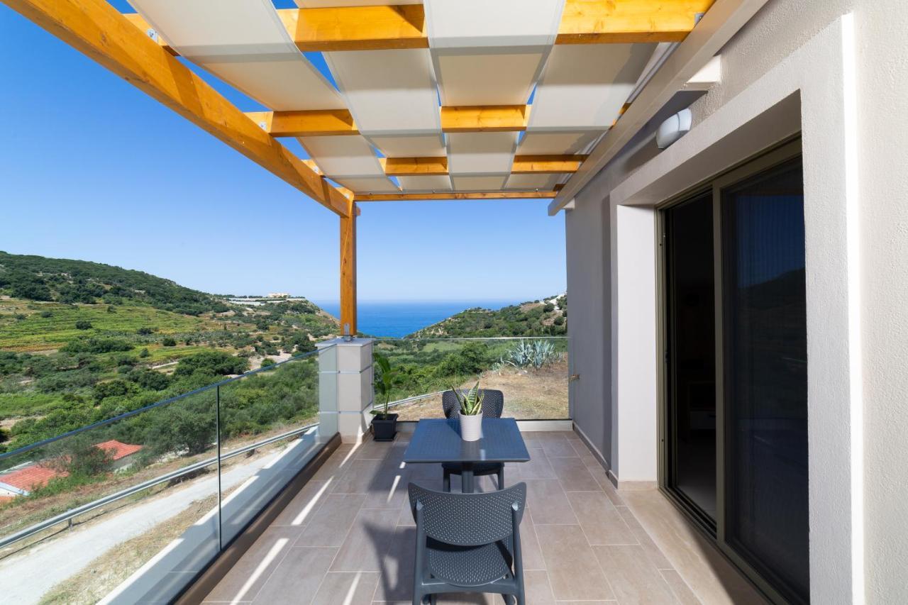 Vóvikes Sky View Suites Kefalonia מראה חיצוני תמונה