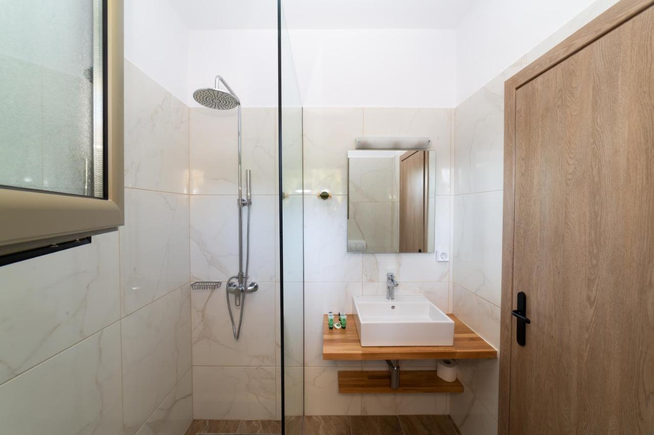 Vóvikes Sky View Suites Kefalonia מראה חיצוני תמונה