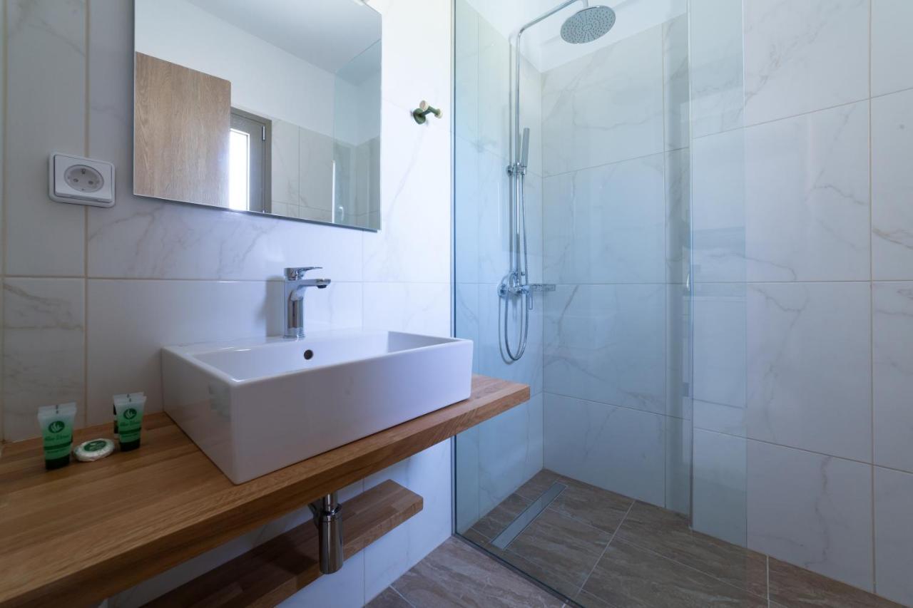Vóvikes Sky View Suites Kefalonia מראה חיצוני תמונה