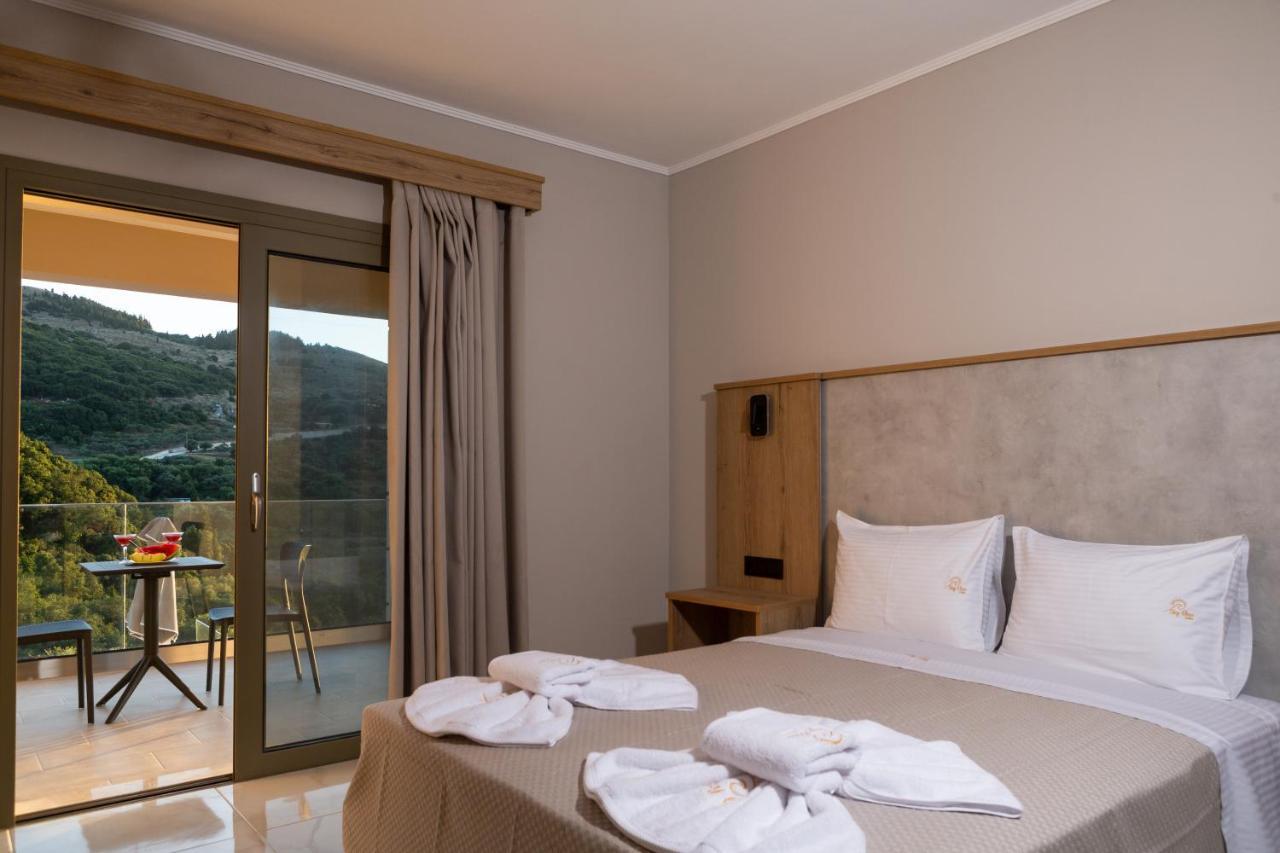 Vóvikes Sky View Suites Kefalonia מראה חיצוני תמונה