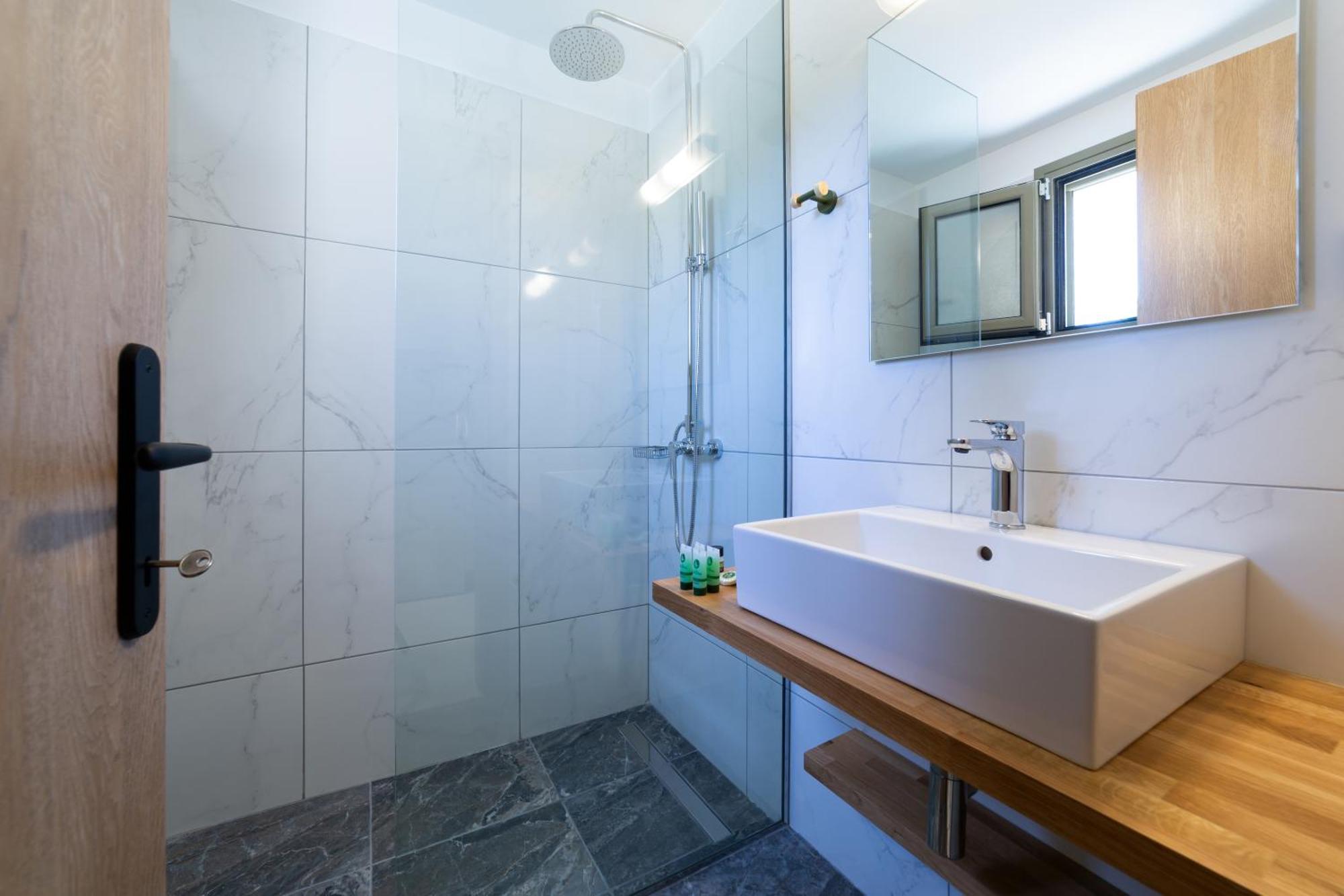 Vóvikes Sky View Suites Kefalonia מראה חיצוני תמונה
